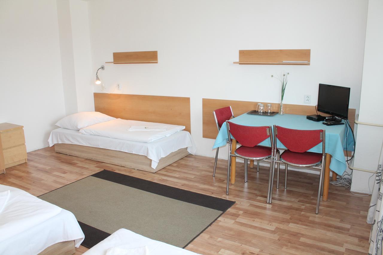 Hostel Turist Zvolen Buitenkant foto