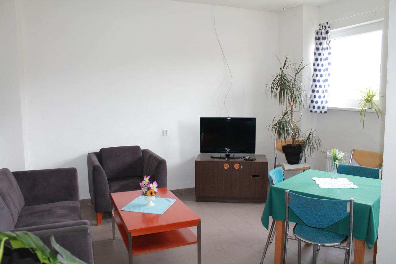 Hostel Turist Zvolen Buitenkant foto