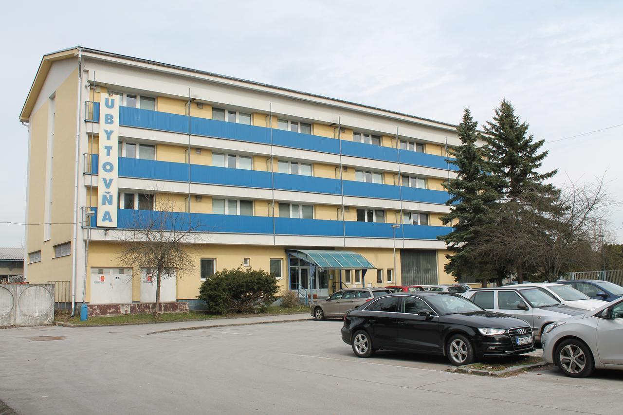 Hostel Turist Zvolen Buitenkant foto